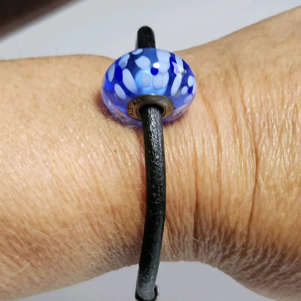 Pandora black cord